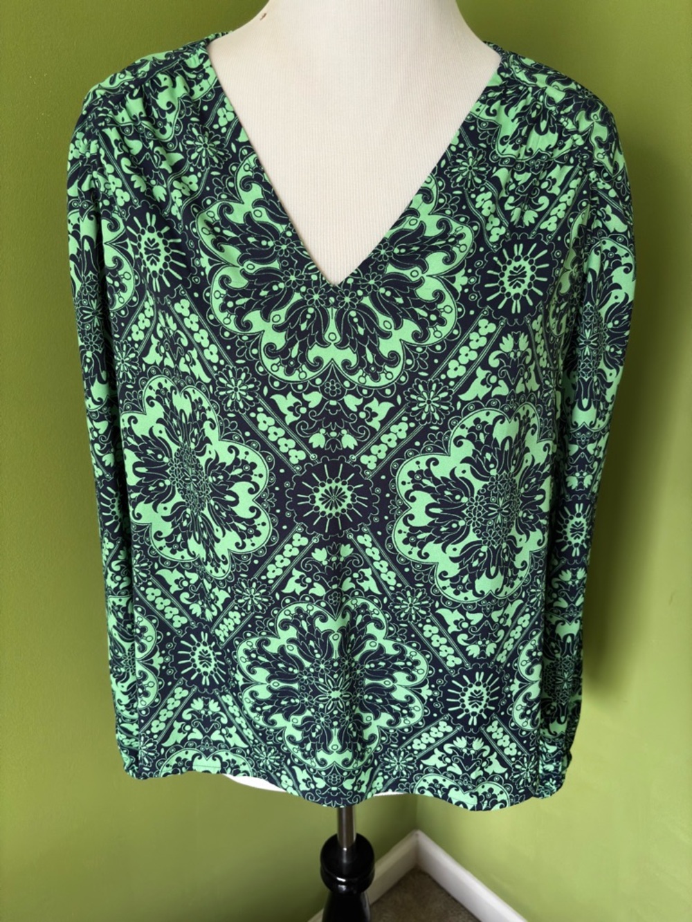 LOFT Green and Navy V-Neck Long Sleeve Printed Top